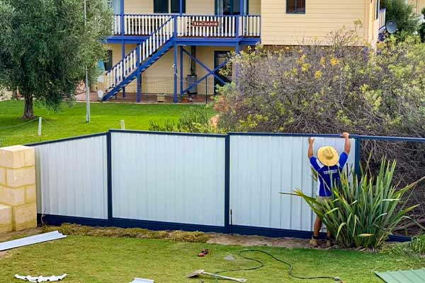 Colorbond Fencing Contractors Near Me Expertise Image.jpg
